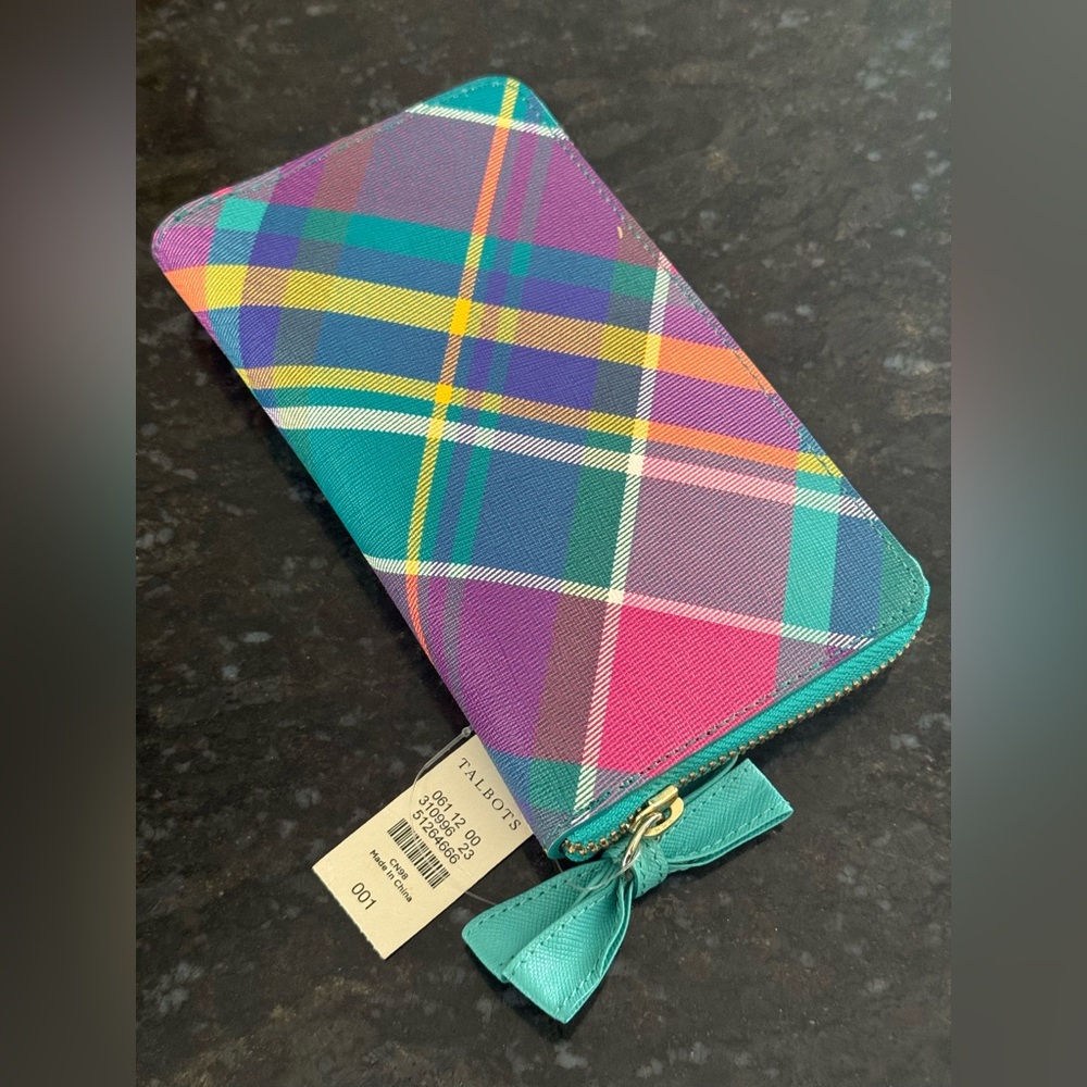 Talbots printed saffiano leather zip-around wallet with a bow zipper pull (NWT)